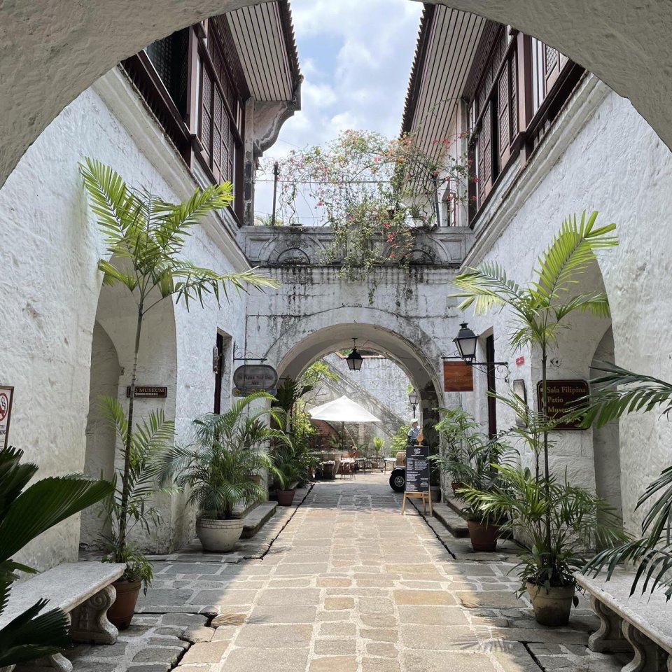 Intramuros, Manila - Mola Mola Travel