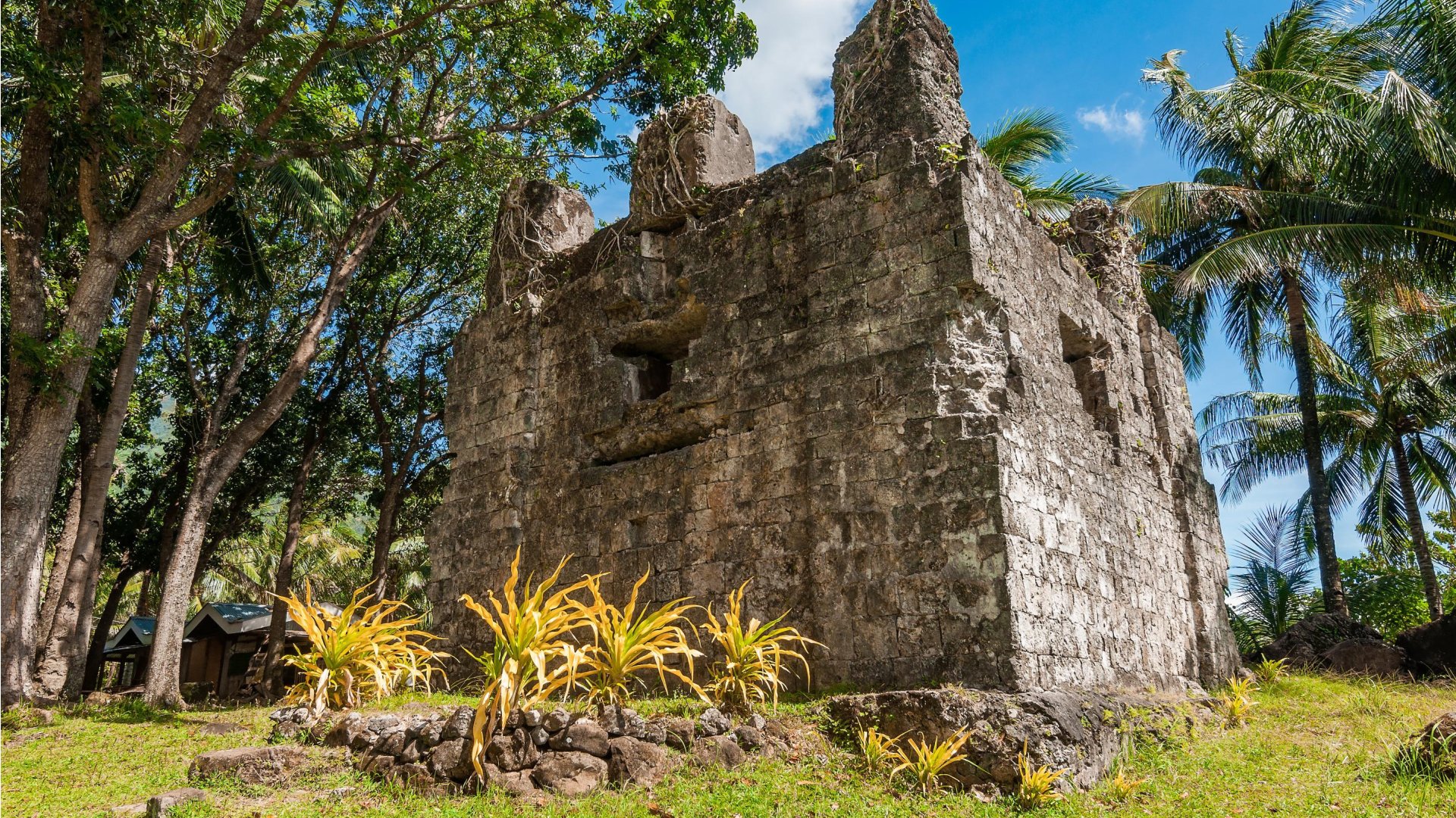Old Church Ruins Camiguin Filipijnen | Molamola.travel