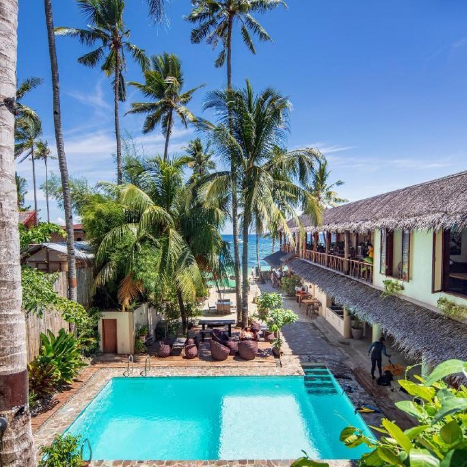 Oasis Resort Panglao Island | Mola Mola Travel
