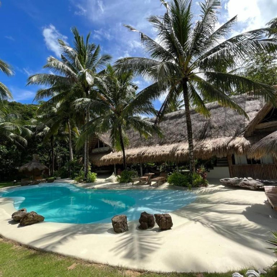 The Beach House Ocam Ocam | Mola Mola Travel