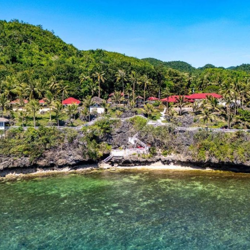 Blue Star Dive Resort, Anda | Mola Mola Travel