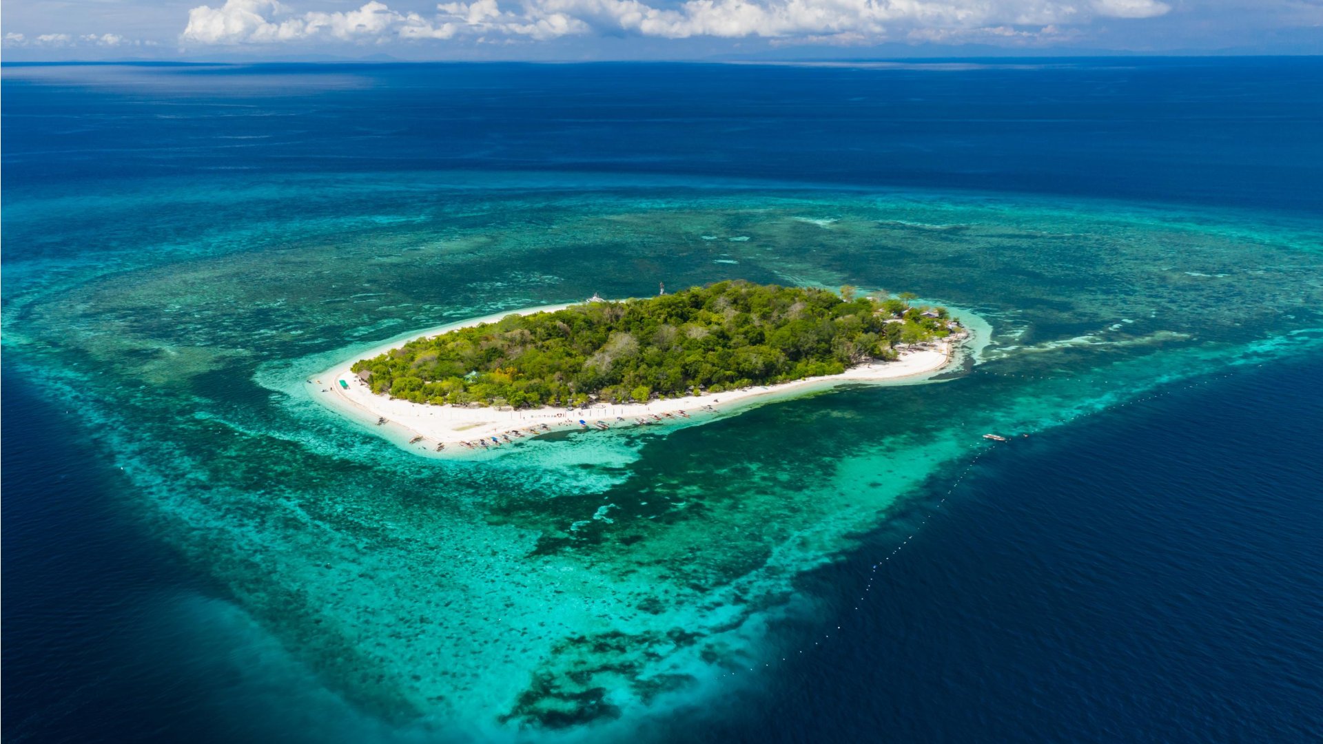 Mantigue Island Camiguin Filipijnen | Molamola.travel