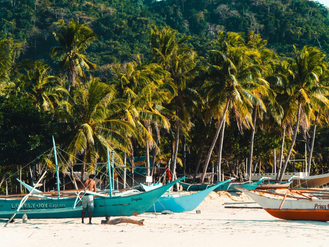 Boten op strand El Nido, Palawan - Filipijnen | Mola Mola Travel
