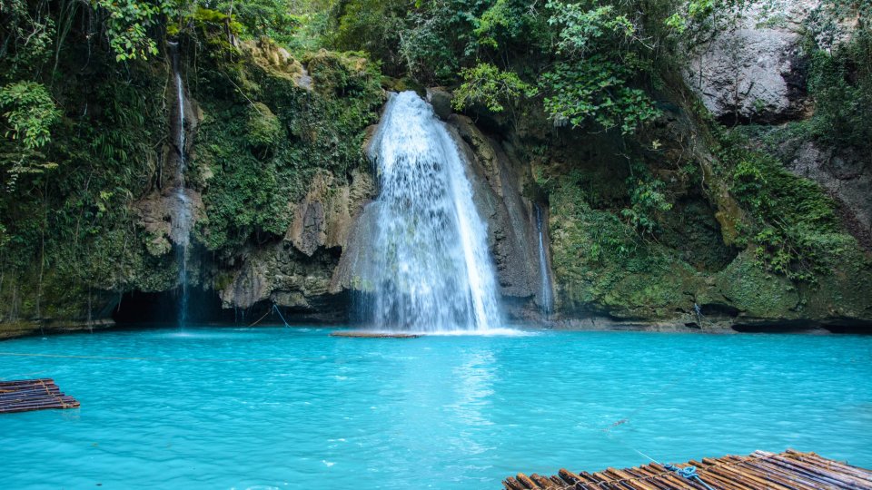 Kawasan Waterfalls Cebu | Mola Mola