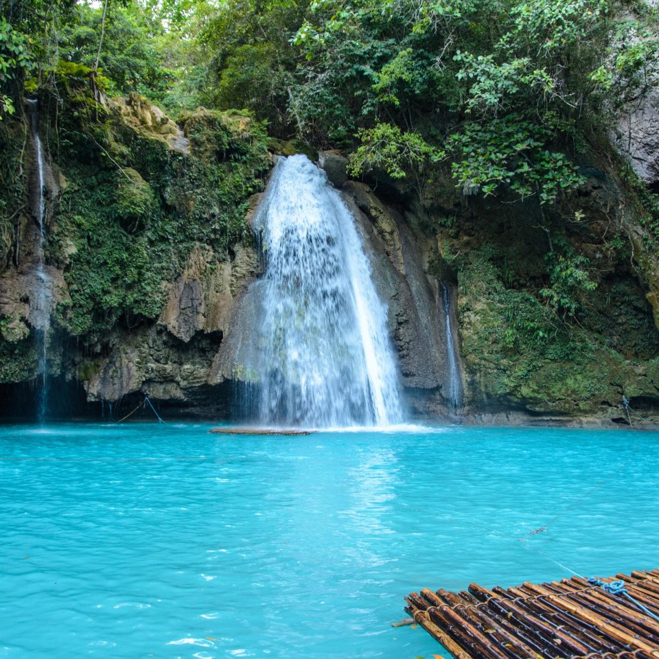 Kawasan Waterfalls Cebu | Mola Mola