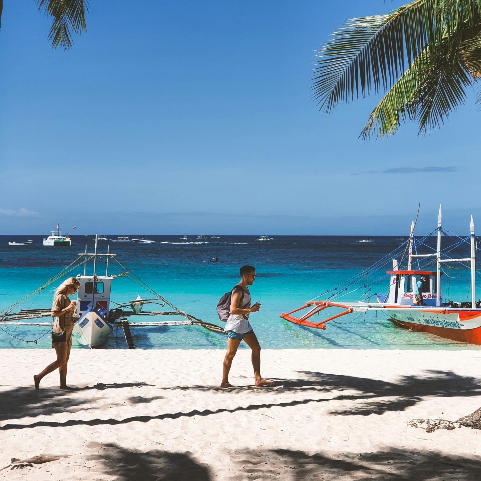 White beach Boracay | Mola Mola Travel