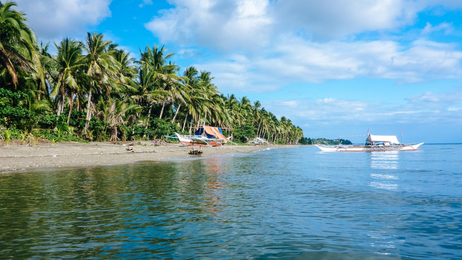 Strand Donsol | Molamola.travel