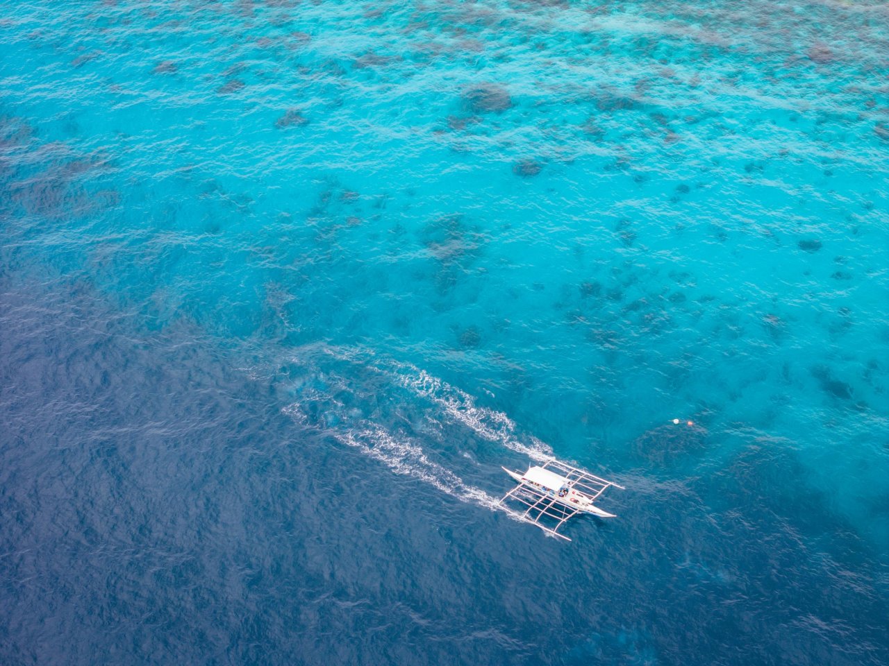 Island hopping | Molamola.travel